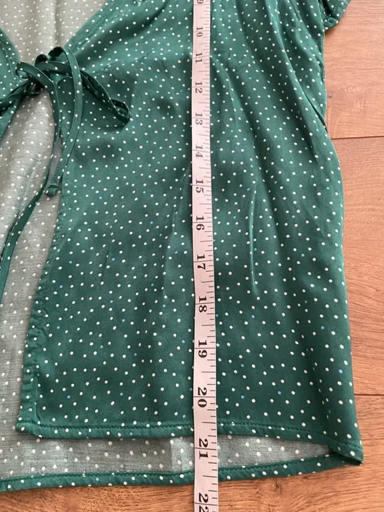 Aerie Off-Duty Satin Emerald Green Polka Dot Tie-Front Blouse size XS - Picture 11 of 13